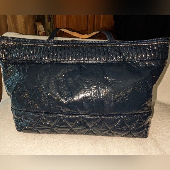 Coach Poppy liquid gloss soft navy patent leather tote.18674 - Picture 2 of 15